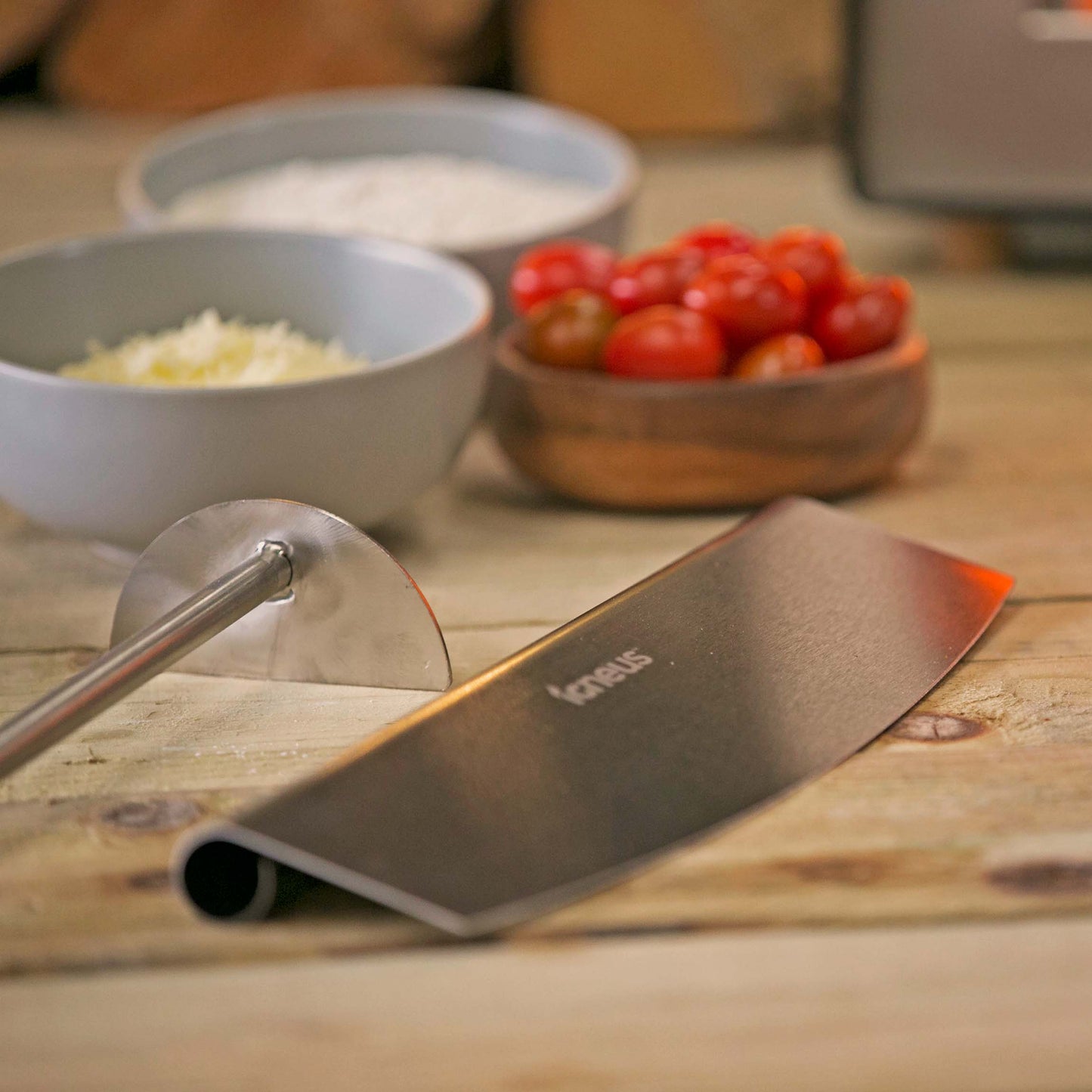 Igneus Pro Pizza Rocker Cutter